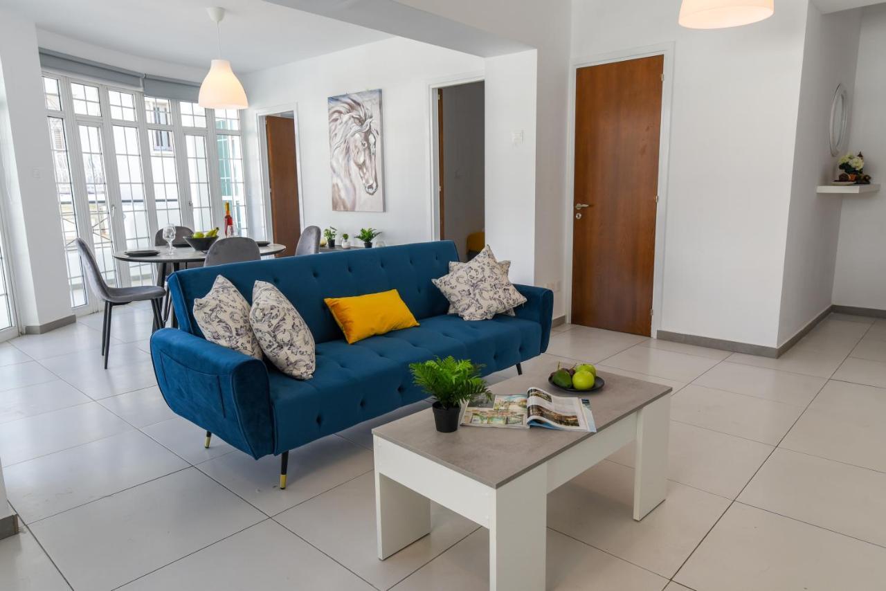 Jana'S 2-Br Apartment In Larnaca Luaran gambar
