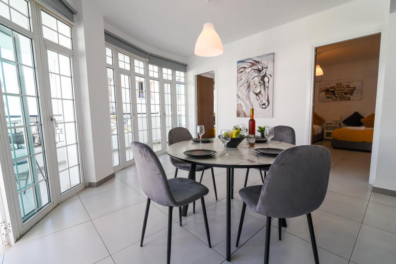 Jana'S 2-Br Apartment In Larnaca Luaran gambar