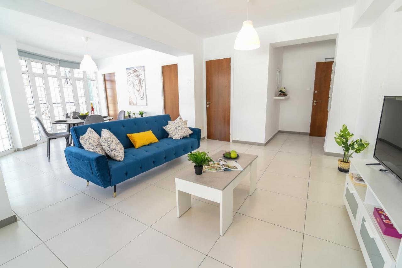 Jana'S 2-Br Apartment In Larnaca Luaran gambar